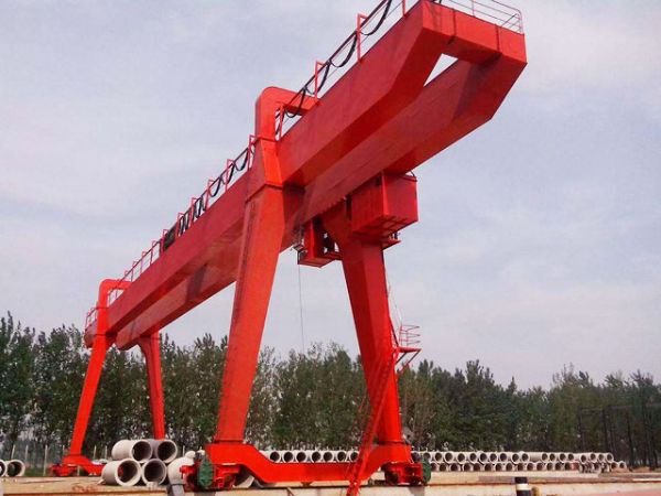 起重機的起重鏈在操作的時候要注意哪些方面？